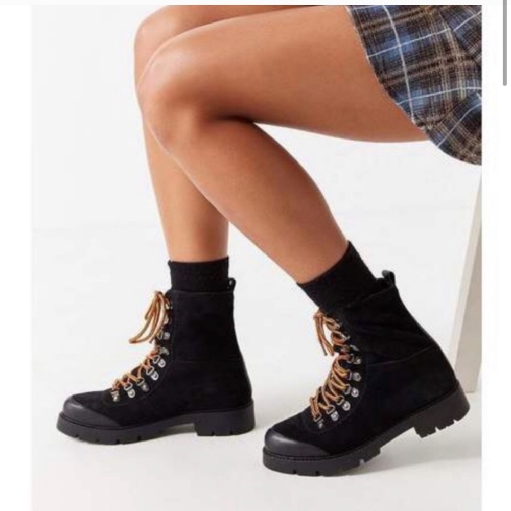 Combat boots
